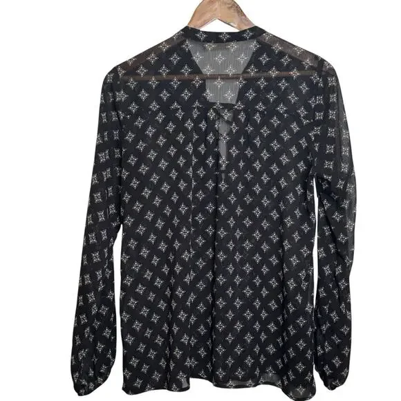 Hollister Size Medium Black Geometric Floral Lace Up Blouse - Picture 4 of 6